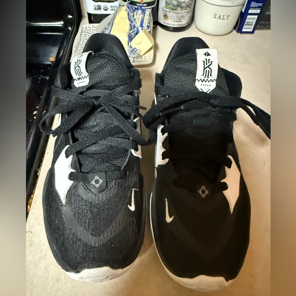 Nike Kyrie Low 5 TB